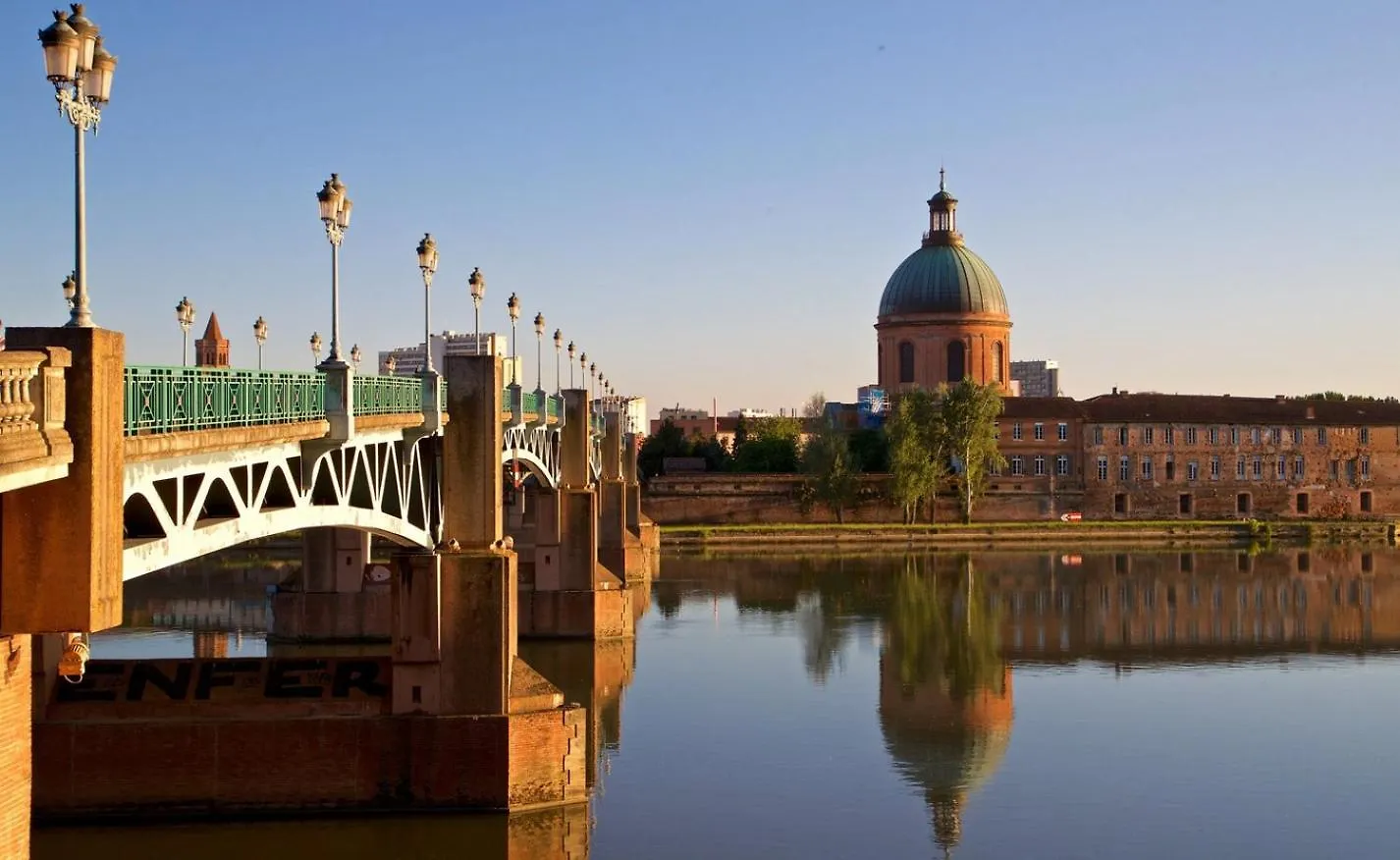 T2 Charmant, Spacieux Parking Prive Tram Et Metro Toulouse France